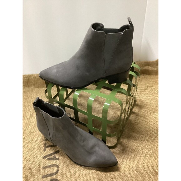Old Navy Ankle Slip On Booties Grey Suede Microfiber Uppers Women’s Size 9 - Picture 2 of 7
